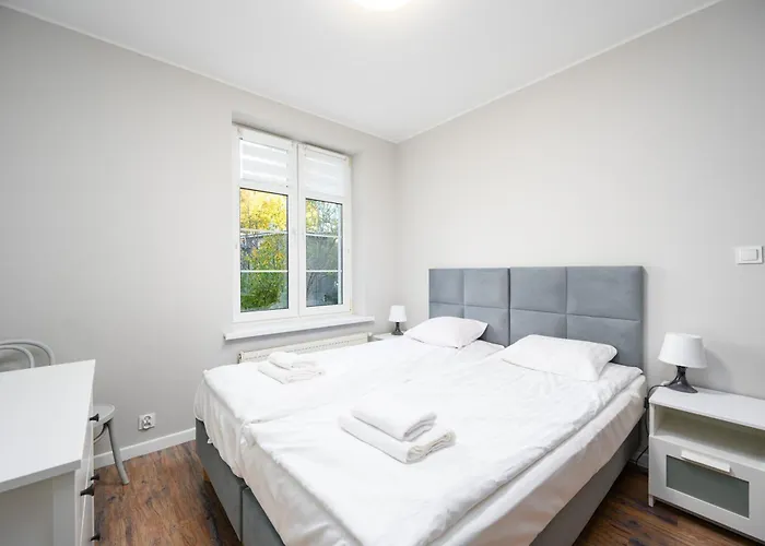 3 Maja 32b -b By Homeprime *